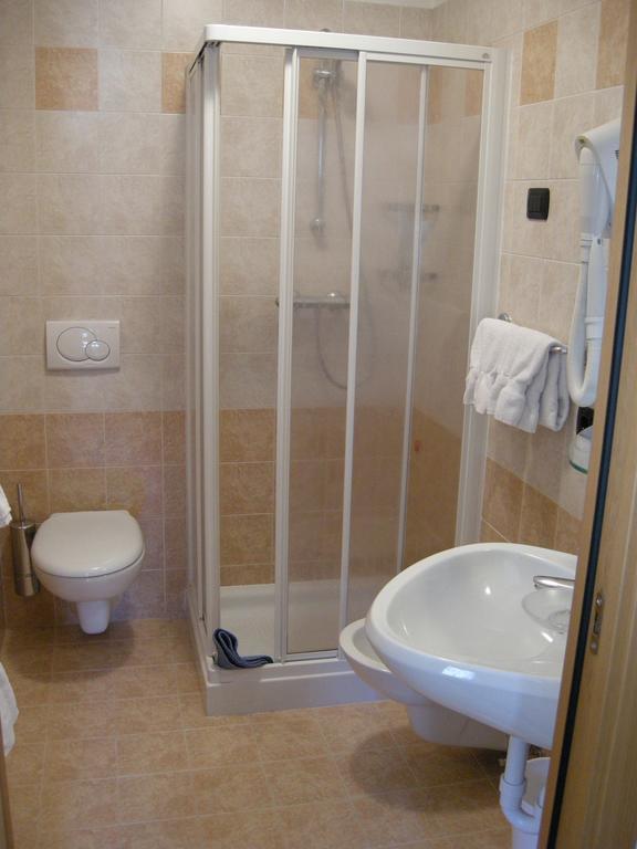 Garni Baita Cecilia Livigno Zimmer foto